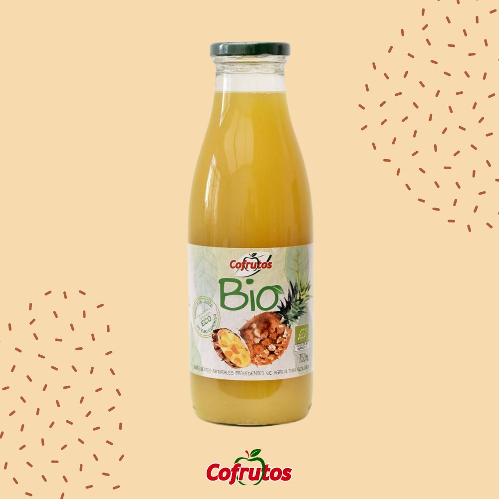 La dulzura natural de la piña y nada más 🍍  Nuestro zumo ecológico de piña es 100% fruta, es 100% natural.