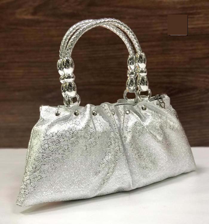 LiftnGift's tweet photo. Book this beautifull handbag @best price and enjoy free shipping. Carry it on any party or any occasion...

https://t.co/uCcHGMrJ4Z

#partywearcollection #hangbag #silverhandbag #ladieshandbags  #bestprice #besthandbag #handbagforsale #bestproducts https://t.co/zlyfyhqpla