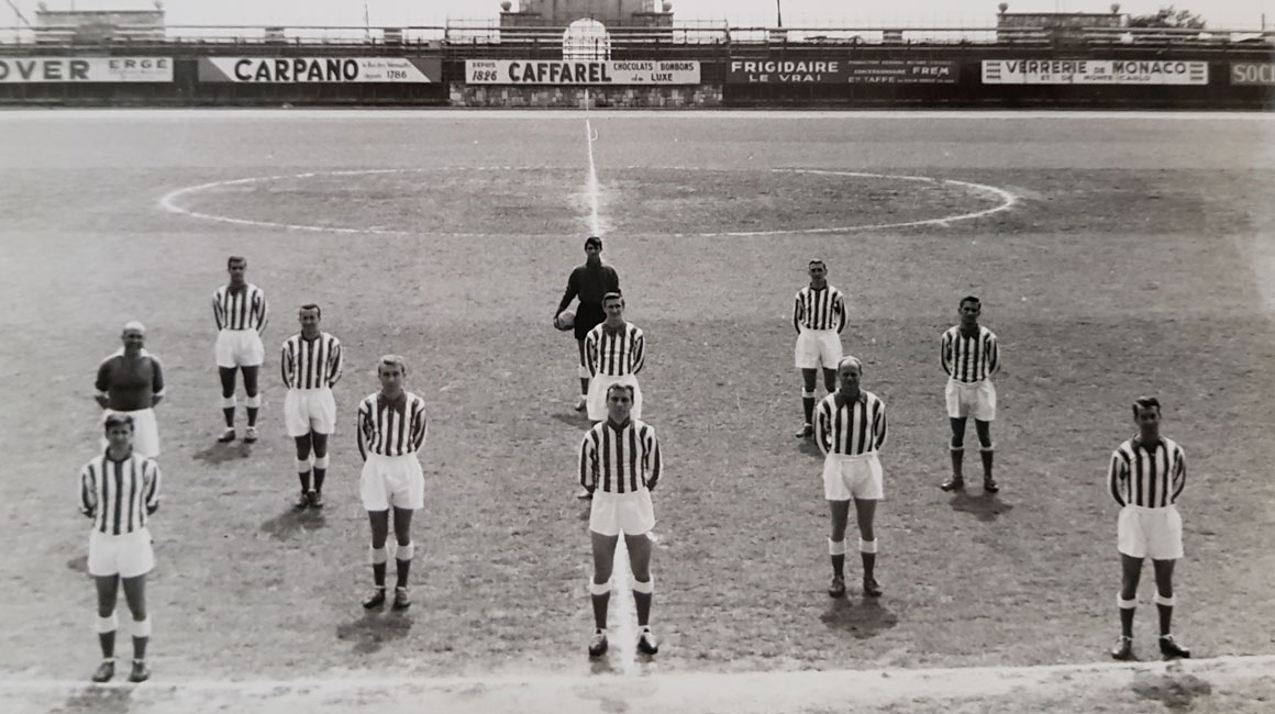 En effet, même si le club ira jusqu’en huitième de finale de C1 en 1964, il rentre progressivement dans le rang.Pire, en 1969, l’ASM est relégué en deuxième division.