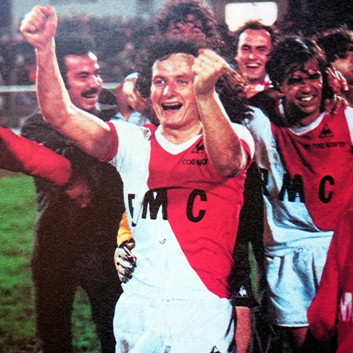 Les asémistes vacilleront ensuite entre les deux premières divisions nationales, jusqu’en 1978 où ils remonteront en D1.Mieux encore, pour ce retour, dès leur première année, les rouges et blancs sont sacrés champion de France pour la troisième fois de leur histoire.