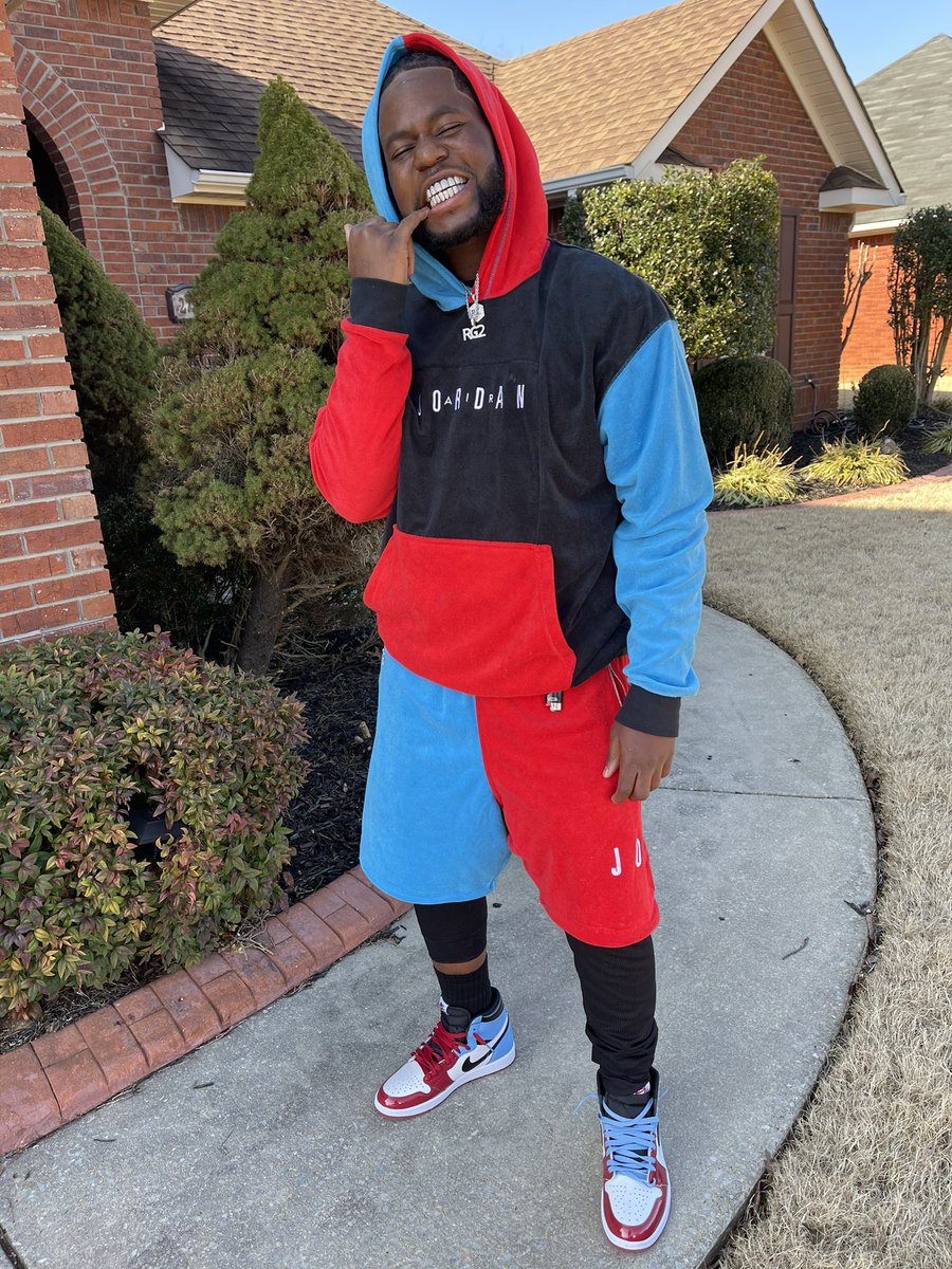 LILNOOK256's tweet image. Free all my niggas went down in the system send a green dot cuz I miss em ✅🖤