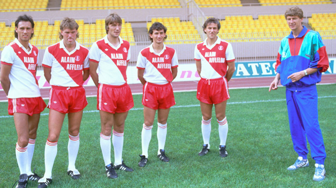 Pour autant, l’année suivante, les monégasques remporteront leur quatrième Coupe de France, en disposant du PSG en finale.En 1987, l’AS Monaco recrute Arsène Wenger pour entraîner l’équipe.