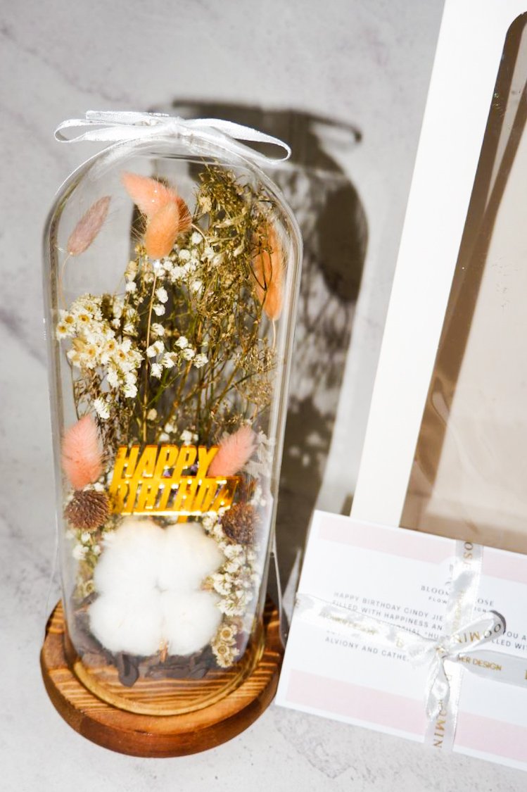 Flower Dome with Dried Flower🥀
IG : bloomingrose.id