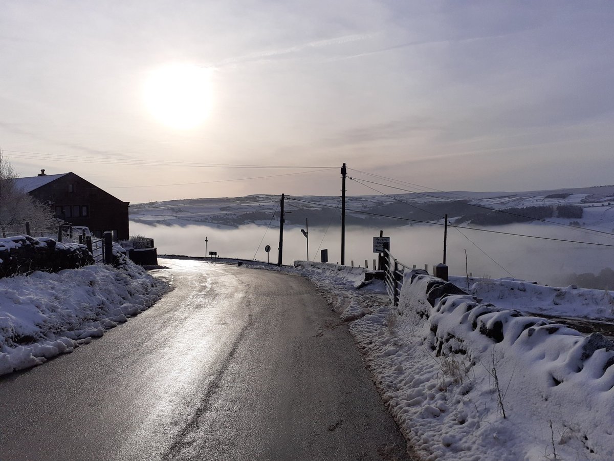 WardenRichard2's tweet photo. Foot patrol on the outskirts of Hebden. Engaging with residents who are affected by the Gas issues. Pleased to say people are still upbeat. @CMBC_CSRT @Calderdale #colduphere https://t.co/EvzhMeZAyx