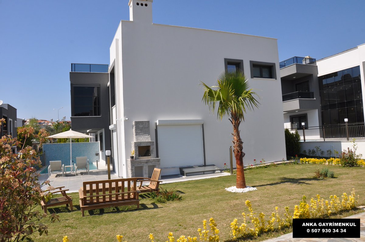 AdalyaKadir's tweet photo. Kuşadası Kadınlar denizinde Satılık Özel Havuzlu 4+1 Villa https://t.co/3Lf6Fbxdo6 https://t.co/0rmylBjAWH