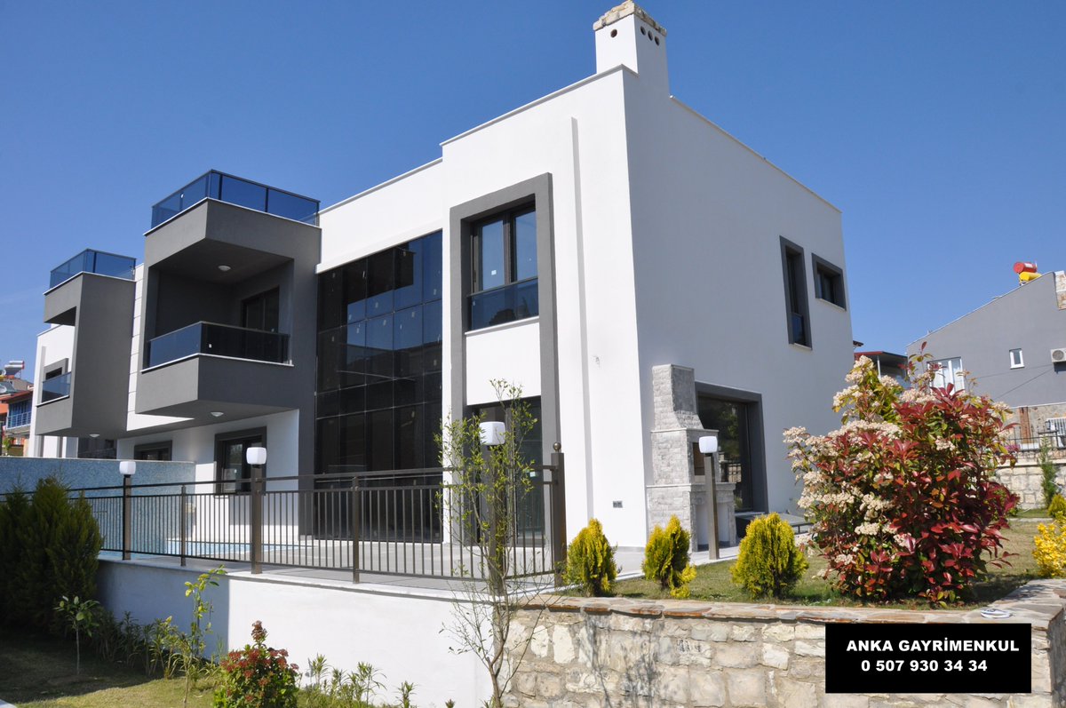 AdalyaKadir's tweet photo. Kuşadası Kadınlar denizinde Satılık Özel Havuzlu 4+1 Villa https://t.co/3Lf6Fbxdo6 https://t.co/0rmylBjAWH