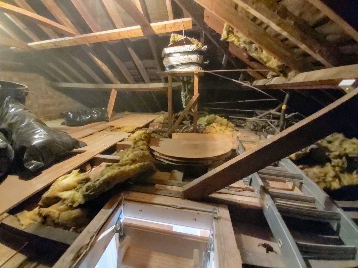 loftladderpros's tweet image. Wow just look at the transformation, some great before and after pictures of a job we have completed this week.
Another loft transformed. 
Call us to arrange your free no obligation home survey on 0808 301 9548.
homecountiesloftladders.co.uk
#lofttransformation #loftspace