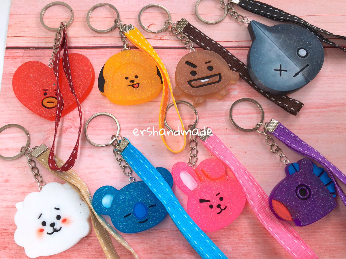 ershandmade01's tweet photo. .
🏷BT21 Keychain✨
🏷Handmade 100%
🏷Limited Stock
.
🏷Order via Shopee/Tokopedia
🏷Link  https://t.co/UwARR1hYCm

#resinart #jualsouvenir #bt21 #souvenir #bt21keychain #btskeychain #gantungankunci #gancikpop #resinaccessory #ershandmade #ershandmade.id #ershandmade https://t.co/dXY0Rmdsh1