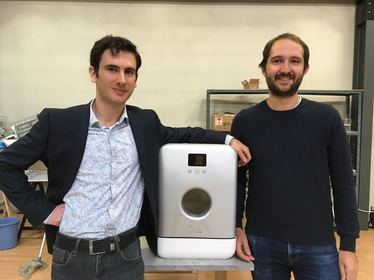 le_cera's tweet photo. Vendée : #Bob le mini lave-vaisselle fabriqué en #vendee par @daantech est disponible en magasin pilote à Aizenay #madeinvendee https://t.co/0NKwjnlJ0D https://t.co/ESBKkFKZKQ
