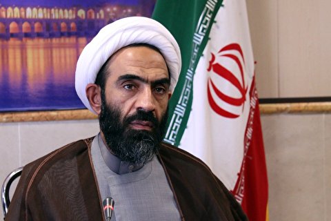 hosseinbastani's tweet photo. جناب نقدعلی "نماینده مجلس" درتوجیه فیلترینگ شبکه‌های اجتماعی برای مردم و حضور مسئولان در آنها، مثال پدری را زده‌اند که رمز کارت بانکی خود را به طفل خردسالش نمیدهد.
/نگاه دردانه‌های نظام به امکانات عمومی را بخوبی توضیح داده‌اند: "مال" خودشان است؛ دوست ندارند دست صغیر و رعیت بدهند. https://t.co/qKhG3LAXCn