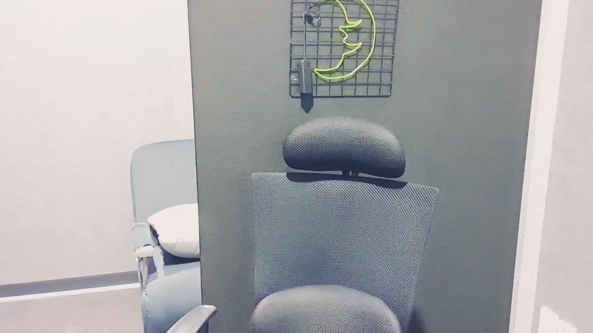 i use this as my zoom pfp then leave my camera off my teacher thought i went somewhere