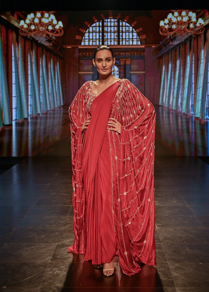LakmeFashionWk's tweet photo. The traditional sari gets a contemporary twist at Lakmé Fashion Week’s Season Fluid Edition.

@ILoveLakme @NexaExperience #LFW #5DaysOfFashion #LFW2020 https://t.co/gVaNdO2Dit