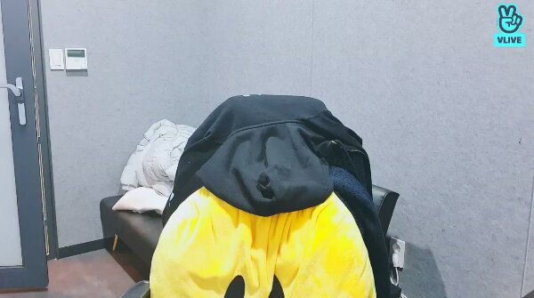 i use this as my zoom pfp then leave my camera off my teacher thought i went somewhere