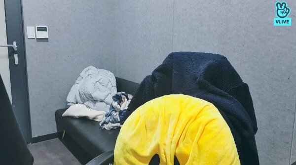 i use this as my zoom pfp then leave my camera off my teacher thought i went somewhere