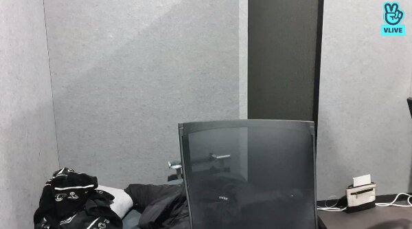 i use this as my zoom pfp then leave my camera off my teacher thought i went somewhere