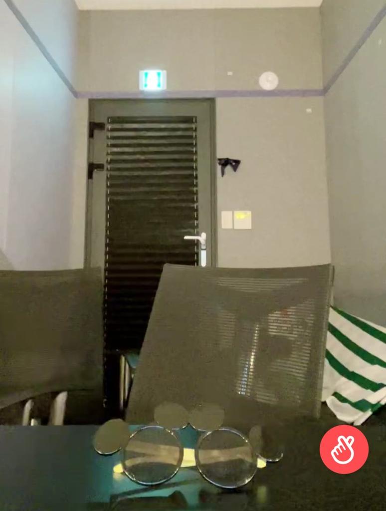 i use this as my zoom pfp then leave my camera off my teacher thought i went somewhere