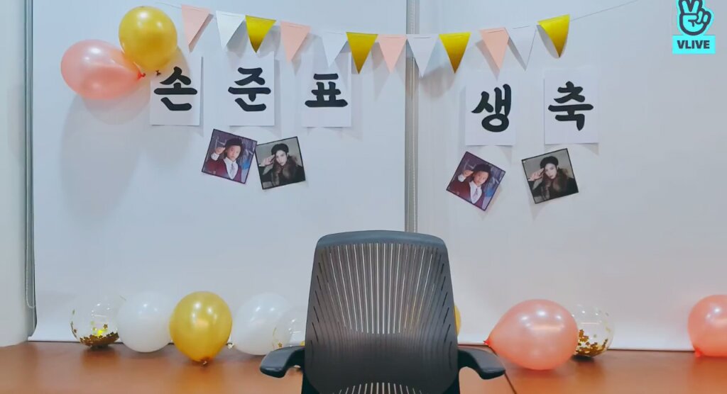 i use this as my zoom pfp then leave my camera off my teacher thought i went somewhere