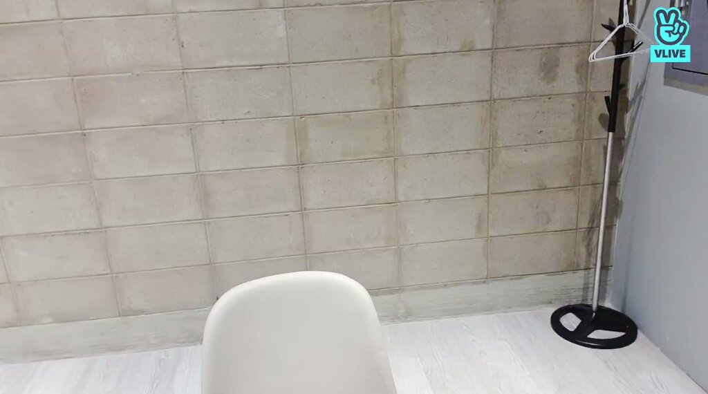 i use this as my zoom pfp then leave my camera off my teacher thought i went somewhere