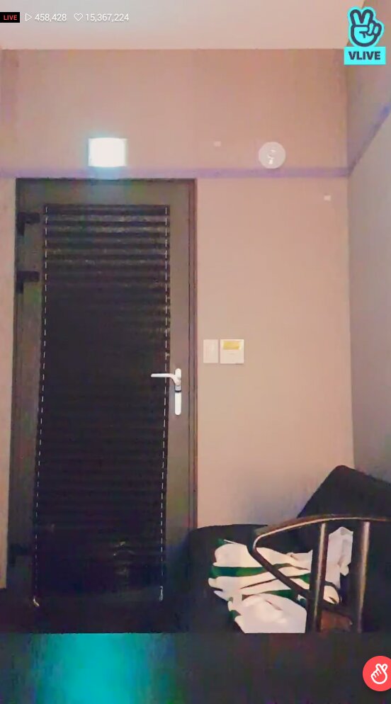 i use this as my zoom pfp then leave my camera off my teacher thought i went somewhere