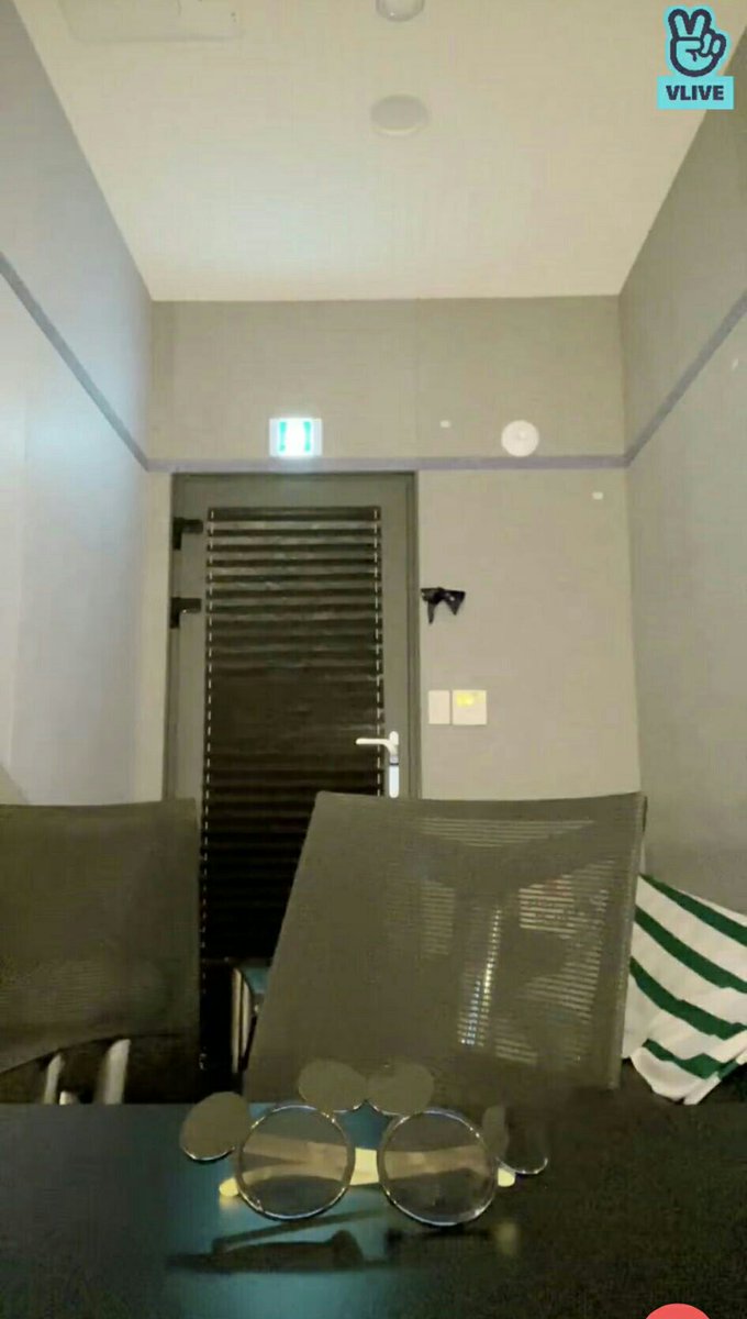 i use this as my zoom pfp then leave my camera off my teacher thought i went somewhere