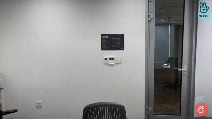 i use this as my zoom pfp then leave my camera off my teacher thought i went somewhere