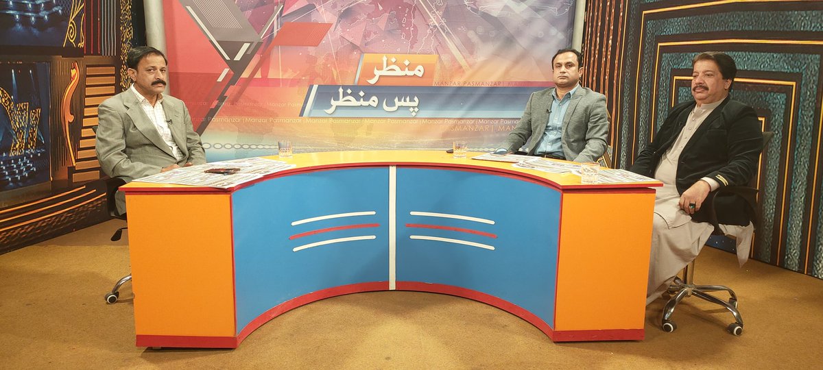 lalajaffar45's tweet photo. صدارتی آرڈیننس کے ذریعے ١٨ ویں ترمیم کے باوجود سند کی این ای وی سی دی جناح ہسپتال اور این ای سی ایچ پر قبضہ کرنے پر وفاقی حکومت کے اقدام کی مذمت اور مزاحمت کی جی گی 
ممبر سند بار کونسل سجاد چانڈیو کے ساتھ سندھ ٹی وی کے پروگرام منظر پس  منظر میں ظفر Zafar Hakro  کے ساتھ  ۔ https://t.co/kqI9q1Cgzx