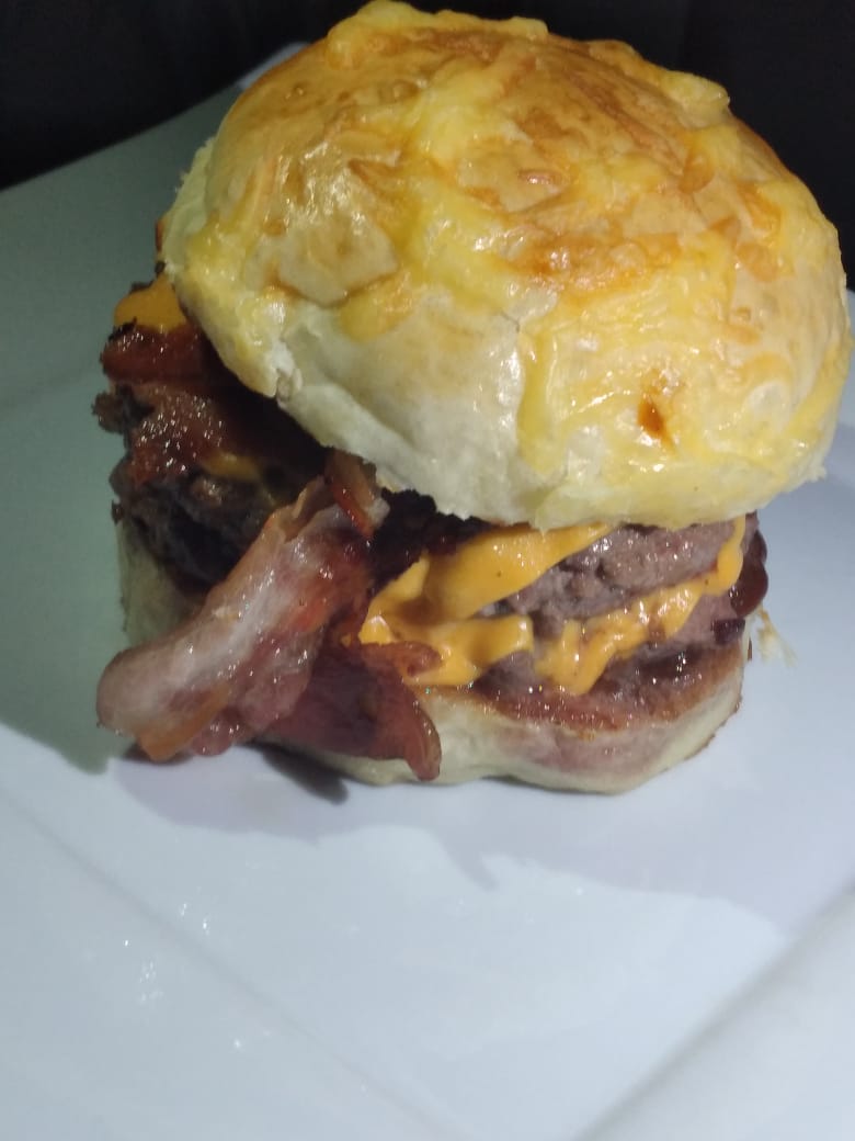 aldibelenm's tweet photo. Mi novio va a empezar a cocinar hamburguesas para vender! Te hace el pancito casero y todo. 
Zona Florencio Varela

Por favor, compartan!! Le está poniendo toda la garra porque se quedó sin laburo. https://t.co/Qt7Zby6Iz0