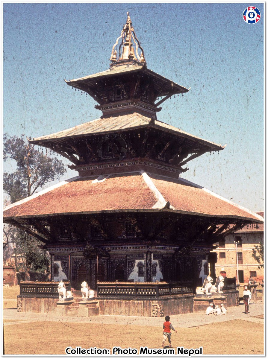 NepaValleyOP's tweet photo. Ta:Bahaa, Yala
तःबहाः, यल

P.C. Photo Museum Nepal

#OldPhotosofYala #OldPhotosofNepaValley

(Today: N.S. 1141/03/28) https://t.co/c0zlXdpvVp
