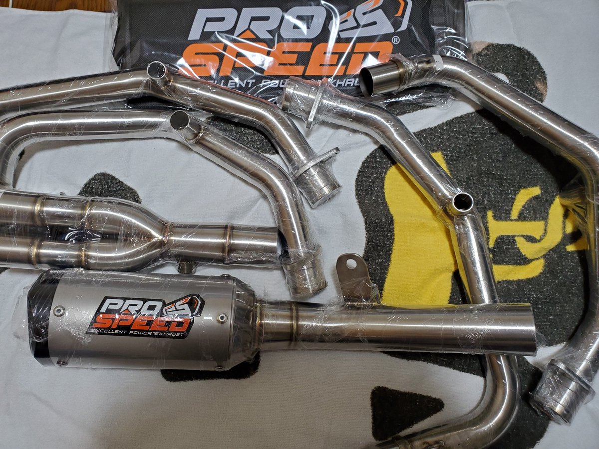 Rex_or_'s tweet photo. PROSPEEDマフラーきたきたきた✨
まじで、直菅に等しいんだが笑
取り付けは、まだ先になるかな
#PROSPEED #ZX25R https://t.co/gLCz8uzb0T