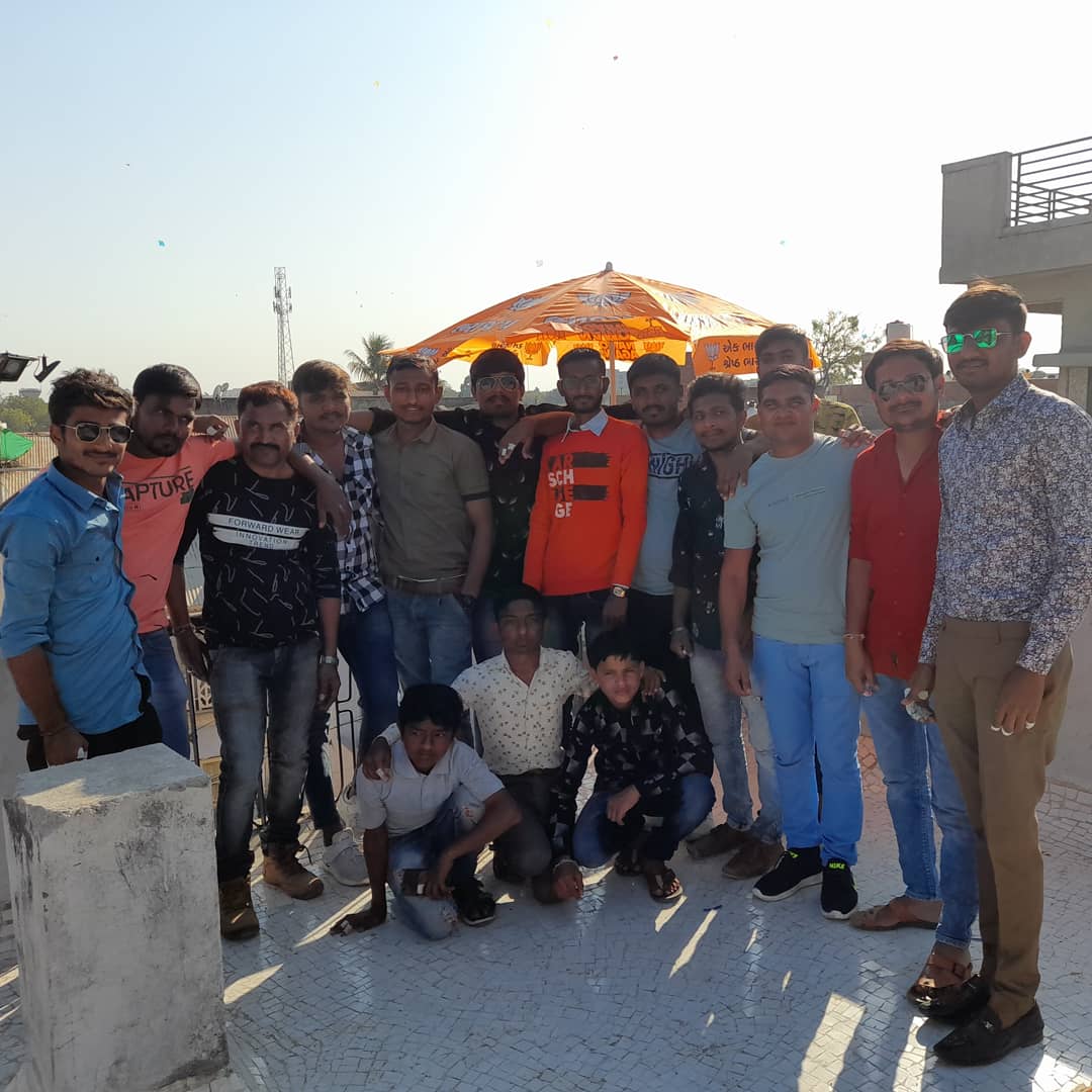 The_varun_patel's tweet photo. એક બે દિવસ "#પતંગોત્સવ" મનાવી લેવો જોઈએ,
બાકી આખું વર્ષ "#ફિકરોત્સવ" તો રહેવાનો જ છે!!!

#vasiuttarayan2k21
#randheja #youth https://t.co/PT6ywe5kEZ