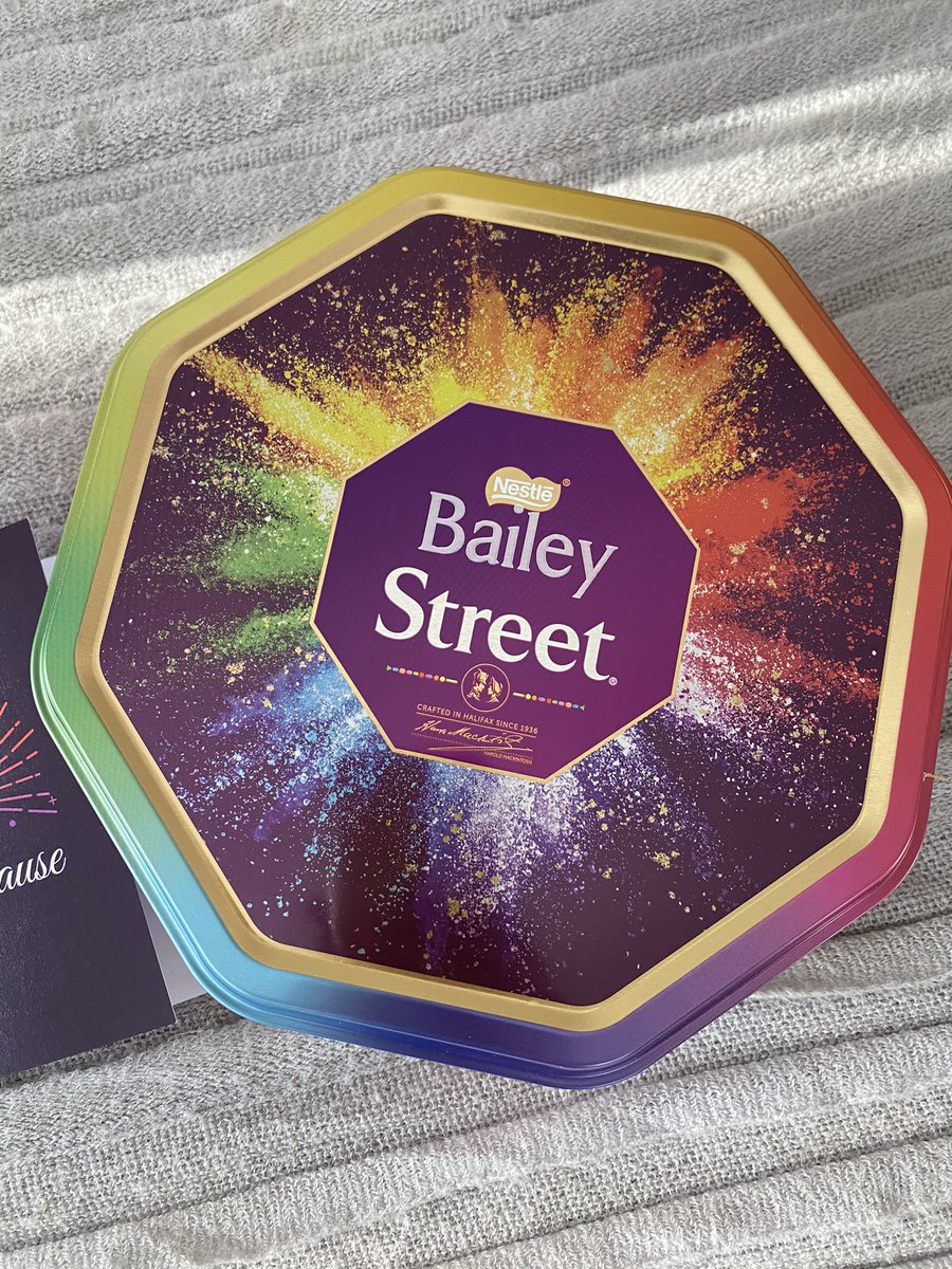 LouiseBailey3's tweet photo. Thanks @QualityStreetUK for the speedy service - less than 48 hours between ordering and delivery ๐๐ผ
A little surprise treat for my family with all our favourites ๐
#ThePurpleOne #OrangeCreme #StrawberryDelight #TheGreenTriangle
#Fudge #MilkChocBlock
#notjustforchristmas https://t.co/yis9Jd223R