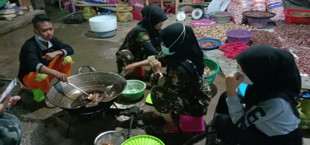 Bencana, 
Mengajari kami untuk saling peduli. 

Sahabat-sahabatku di Kalsel, Tetap tabah dan semangat hadapi semua. 

#PrayforKalSel