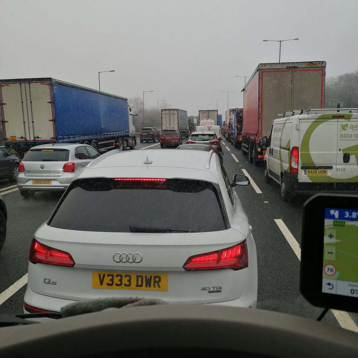 jimbodarlo's tweet image. There's a lockdown apparently 🤔🤔