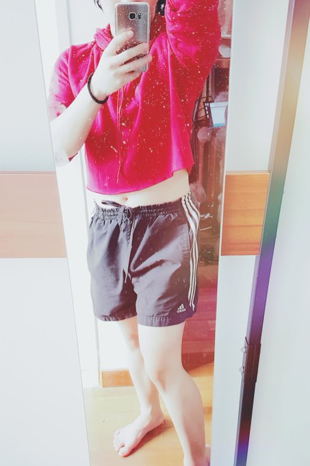 终于明白姑娘为啥喜欢短衣短裤 在大日天 好凉爽 出门也心情好 shorter is cooler #伪娘 在家日常 https://t.co/3cm0UiJBeW<a href="/tag/%E4%BC%AA%E5%A8%98"class="tags"><span>#伪娘</span></a>