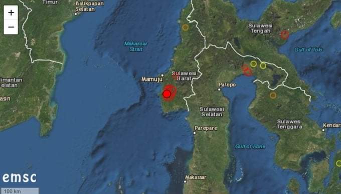 Informativo3651's tweet photo. ⭕Infórmate | #Terremoto sacude #Indonesia  

Durante la madrugada de este viernes en Indonesia, se registró un fuerte #sismo de una magnitud 6.2 en la escala de Richter en Mamujub en la provincia de Célebes Occidental, dejando graves daños y decenas de heridos. https://t.co/NGBFI8HQim