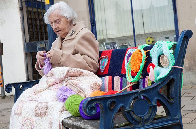 At the age of 104 Grace Brett, member of a band of UK guerilla knitters, was thought to be the oldest street artist/yarn-bomber in the world #womensart