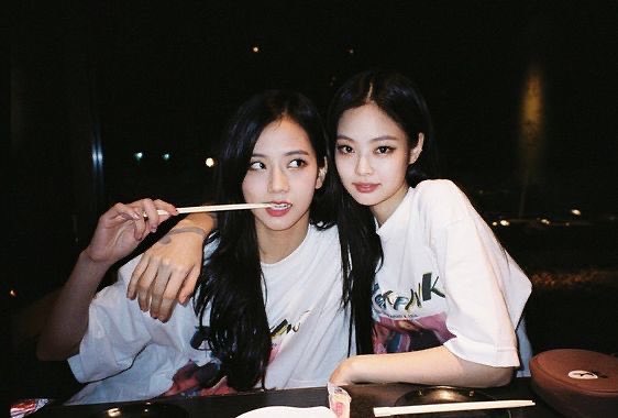 BBU_BLACKPINK's tweet photo. who among the members will first post on IG to greet jennie? 

reply with 
#PricelessJennieDay
#BonJennieversaire
#빛이나는_제니의_모든날이_찬란하길 
@BLACKPINK https://t.co/ozP2M0EA4Q