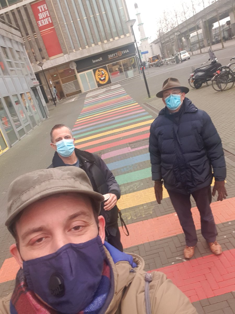 jan_bert's tweet photo. Aan de wandel in de #kbuurt met actieve bewoners hartvoordeK @d66amsterdam @D66AdamZuidoost https://t.co/m0CKFNFEX8