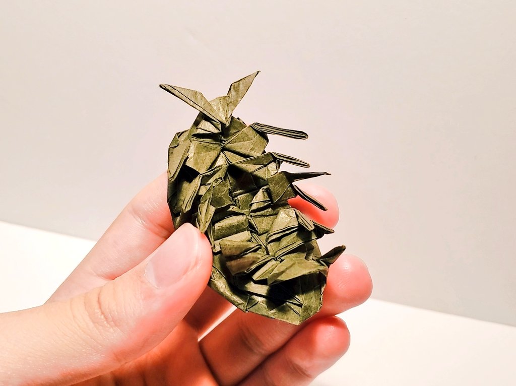 がく 不切正方形一枚折 だんごむし いつもの4鶴 折り紙作品 がく 不切正方形一枚折 だんごむし いつもの4鶴 折り紙作品