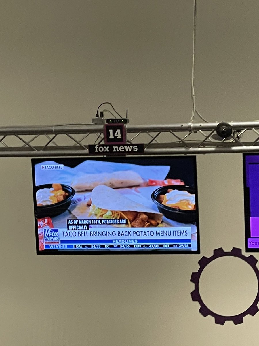 allanjames's tweet photo. @doughboyspod @nickwiger @BDayBoysMitch learned some great news while at the gym this morning #Potatoesareback #veggiewiges https://t.co/wmYhYkTNSk