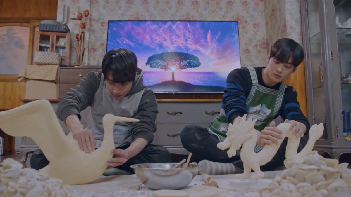 แม่นางเอกบอกว่าใครปั้นเกี๊ยวสวยที่สุดจะโหวตให้เป็นแฟนลูกสาว แล้วดูมันแข่งกันดิ้ เกลียดอะ 555555555555555555555555555