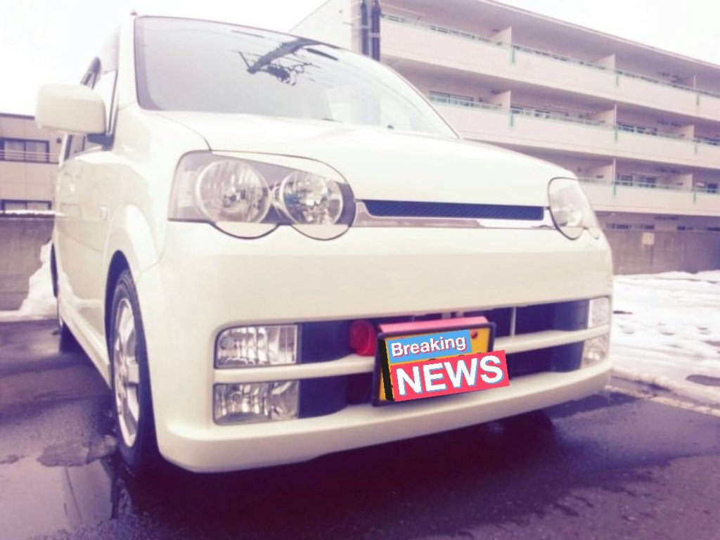 Yu ムーヴの前期型に後期顔を移植しました やってる人をあまり見ないのですが他に居ますか ヘッドライトとフロントバンパーはセットで交換です 車検も問題なく通ります に続いてるのは加工が必要な部分です ムーヴ ダイハツ 顔面移植 車