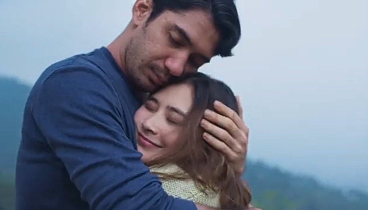 syazwanx_'s tweet image. Yeahhhhhh hahahahahah sweetttt lar inggit dgn pak aryaaa ni aka dosen gila 🤣🤣

#MyLectureMyHusband