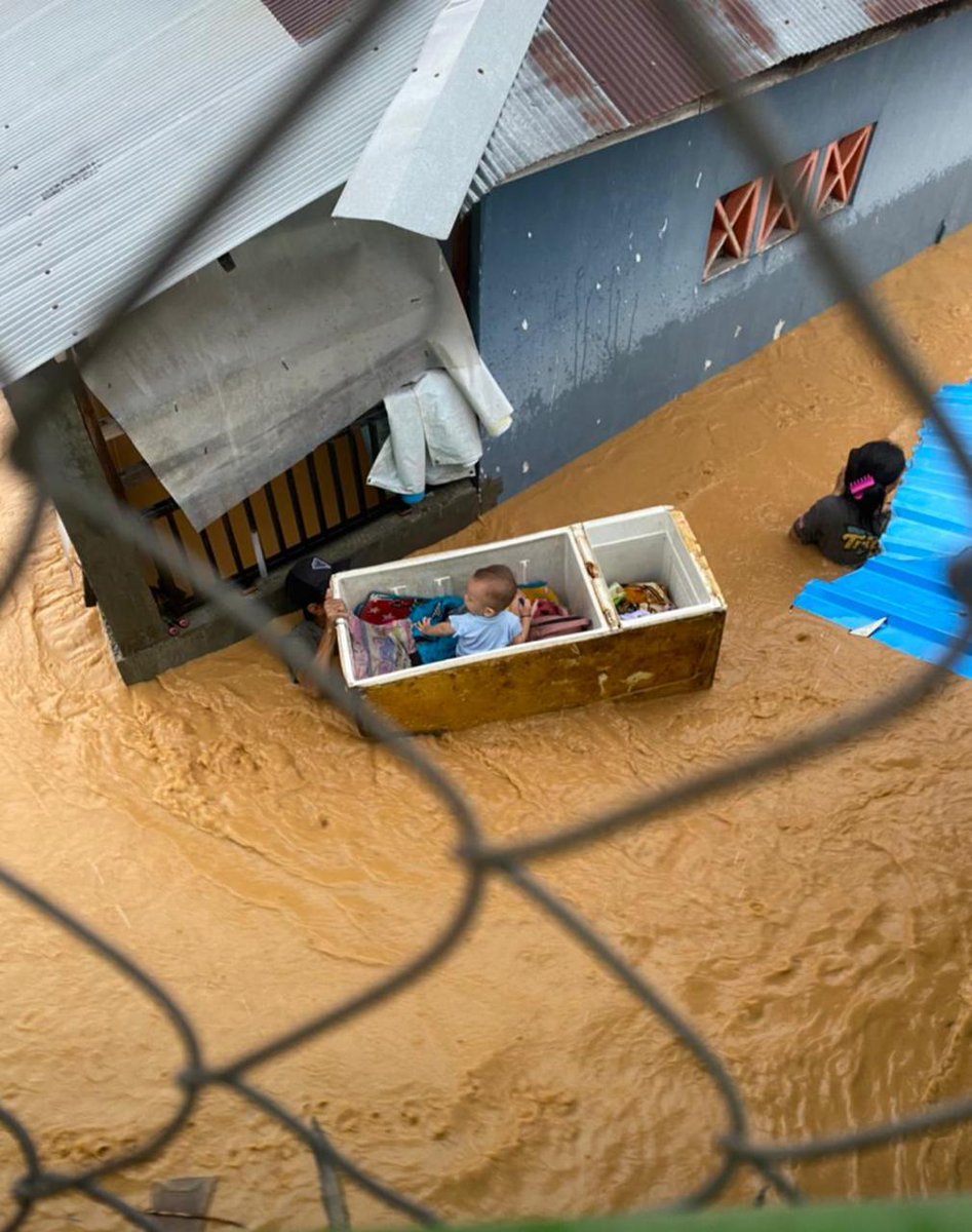 <a href="/jokowi/">Joko Widodo</a> Gimana rasanya pak kalo ini cucu Bapak tersayang jan ethes?
Kami di #KalselJugaIndonesia perlu intruksi dan perhatian serius bapak