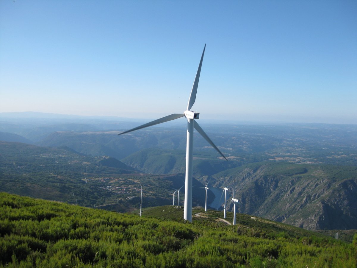 iberdrola's tweet photo. Pongamos la mejor energía para convertir este #BlueMonday en Green Monday, con más #renovables y menos malos humos 💚💚💚💚 https://t.co/6Jw8C4zkms