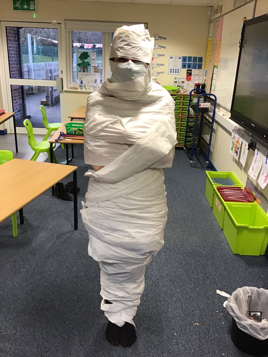AvonwoodYear3's tweet photo. We can’t wait to see some of your mummies later on this afternoon using your story maps and notes to support you. Even Miss Rae couldn’t resist becoming a mummy! #mummificationfun #learningthroughplay https://t.co/vU5cdVLHdf