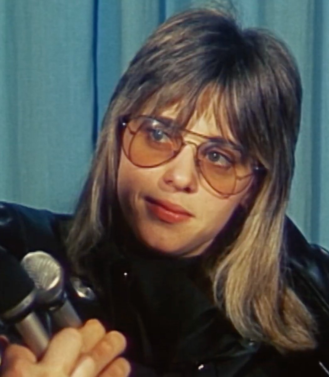 very much yelling bc ive always seen suzi quatro as giving off such transmasc vibes