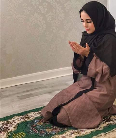 اكثرو من الدعاء والصلاة على رسول الله