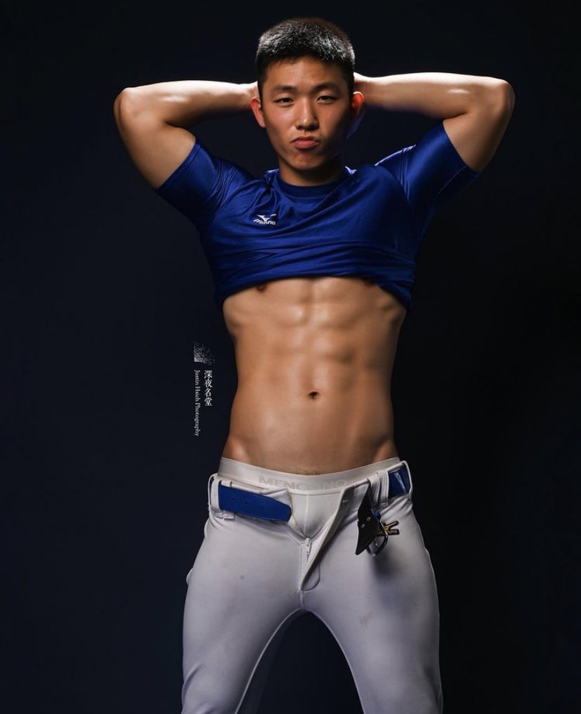 lovesportstight's tweet photo. 跪下來吹！
Credit to : 深夜名堂 https://t.co/Jif5swRn4B