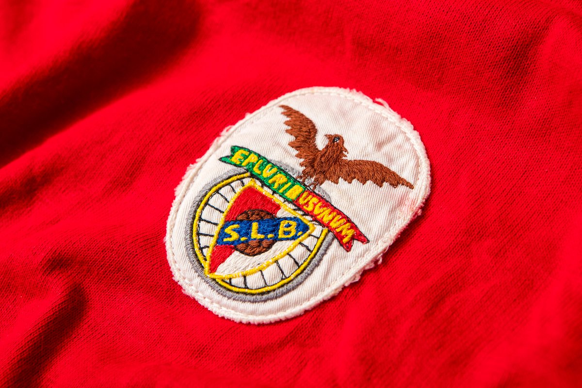 Willie Henderson has two  @SLBenfica tops which were given to him by his good friend and Portuguese icon Eusebio.